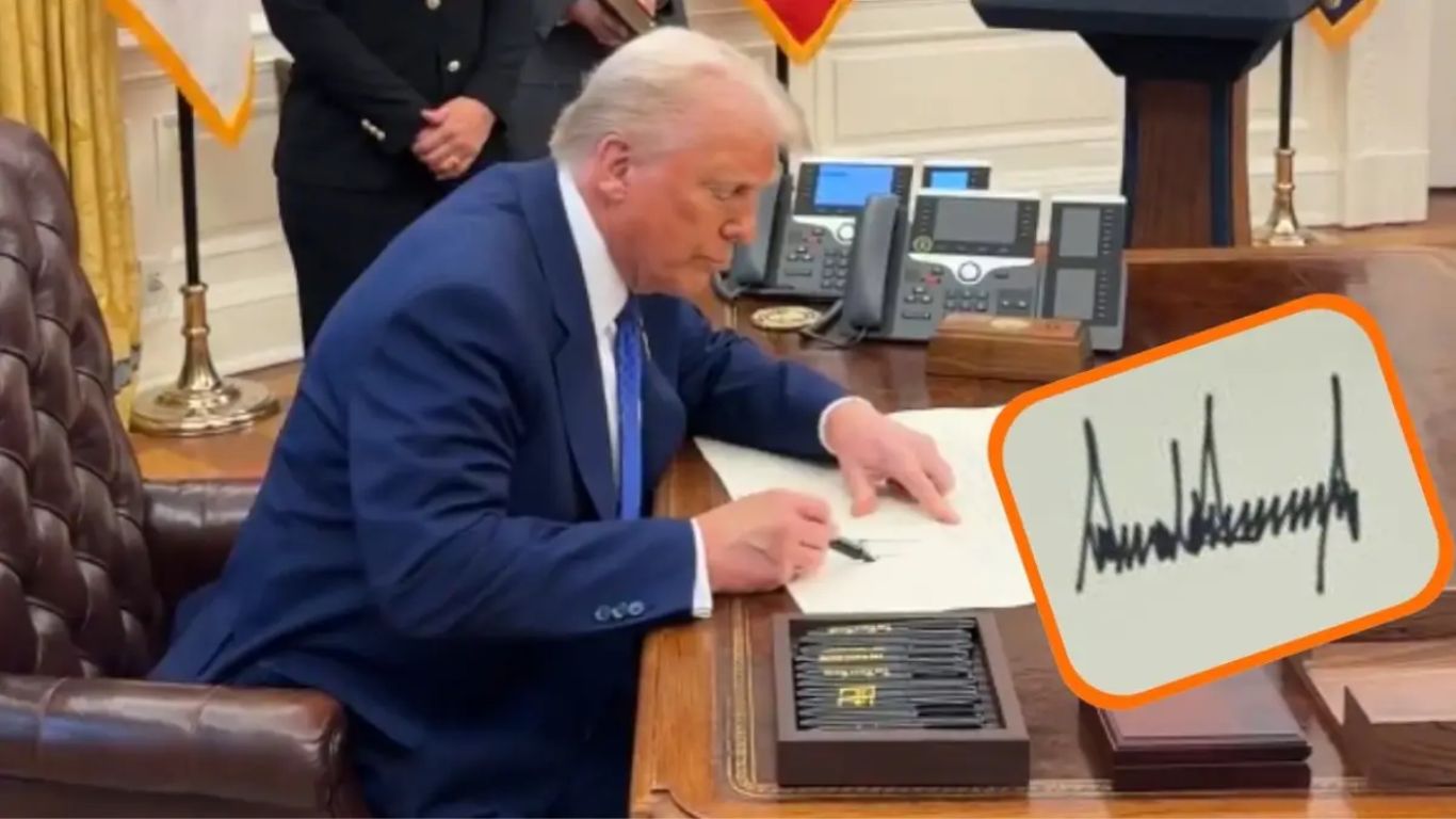 Donald Trump Signature