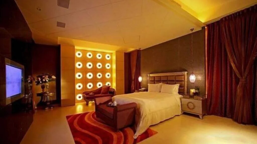 Amitabh Bachchan House