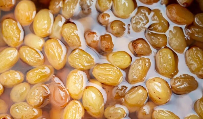 Soaked Raisins