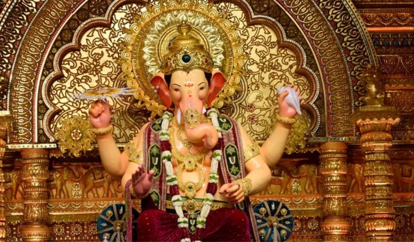 Lalbaugcha Raja Look