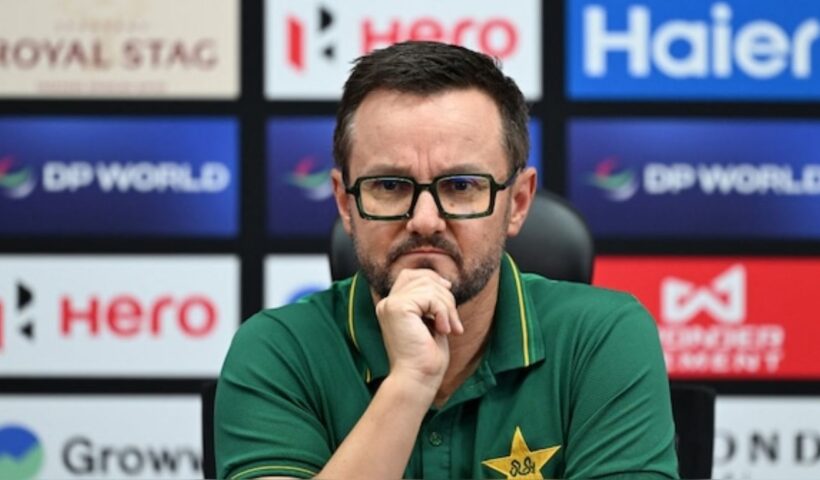 Pakistan Coach Mike Hesson
