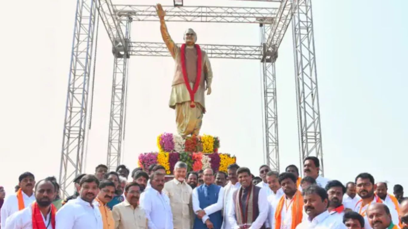 Vajpayee statue