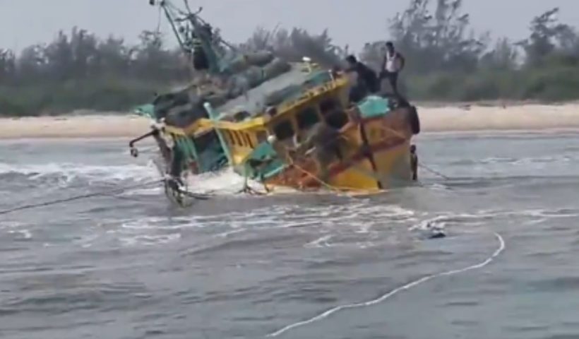 Boat Sinks